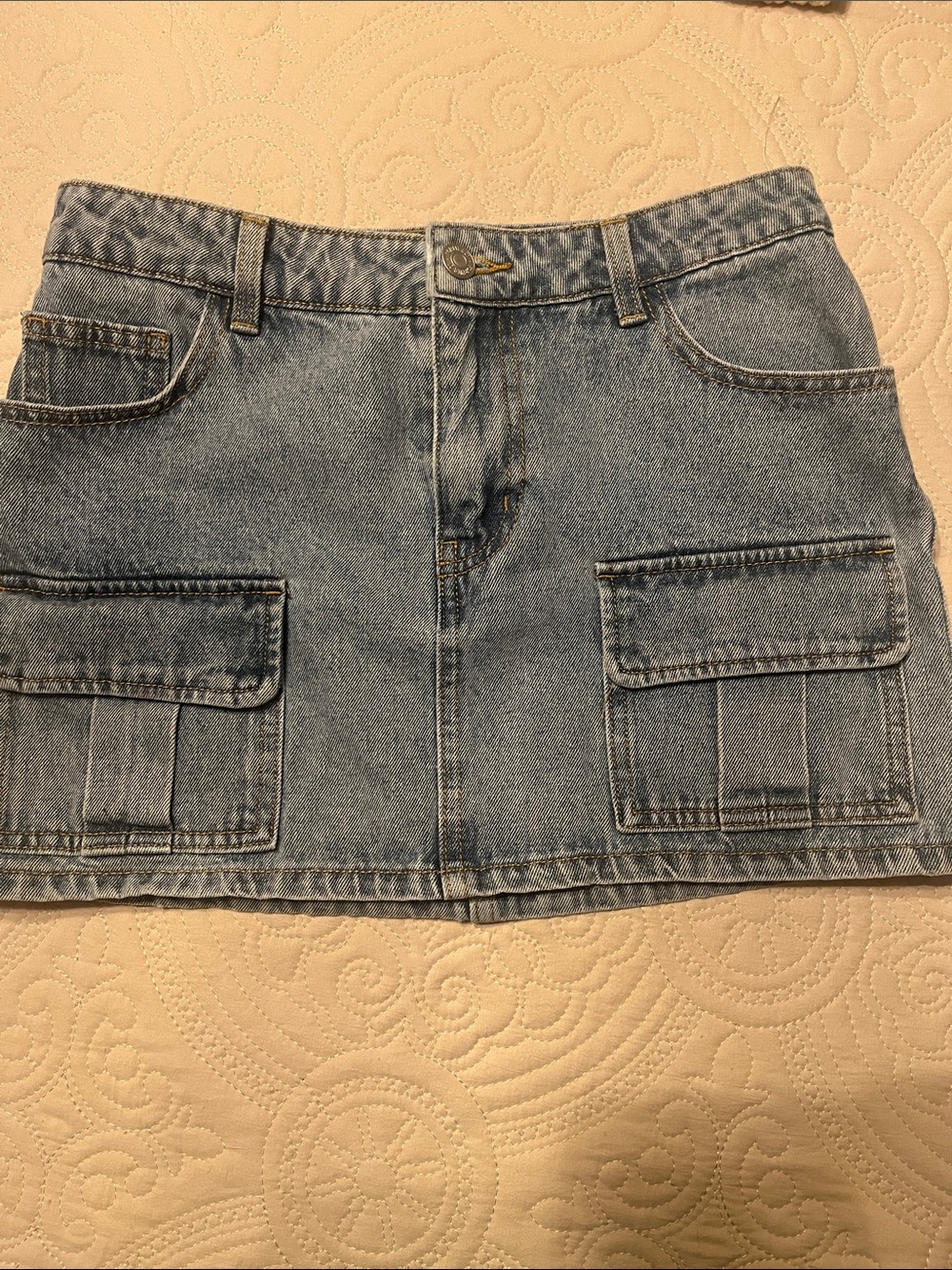 Like New denim skirt